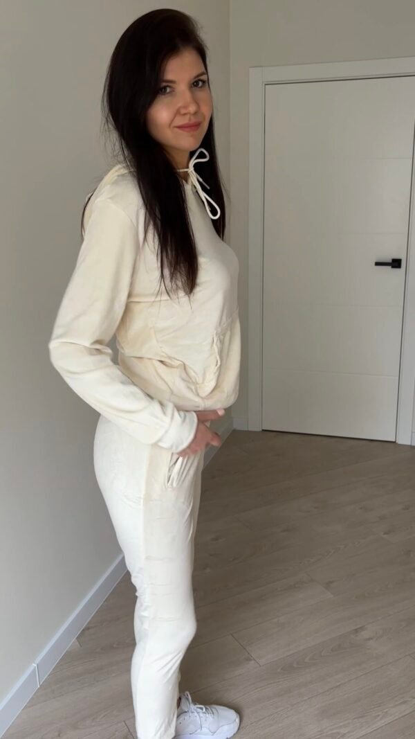 Veliūrinis kostiumėlis Emma - Image 7