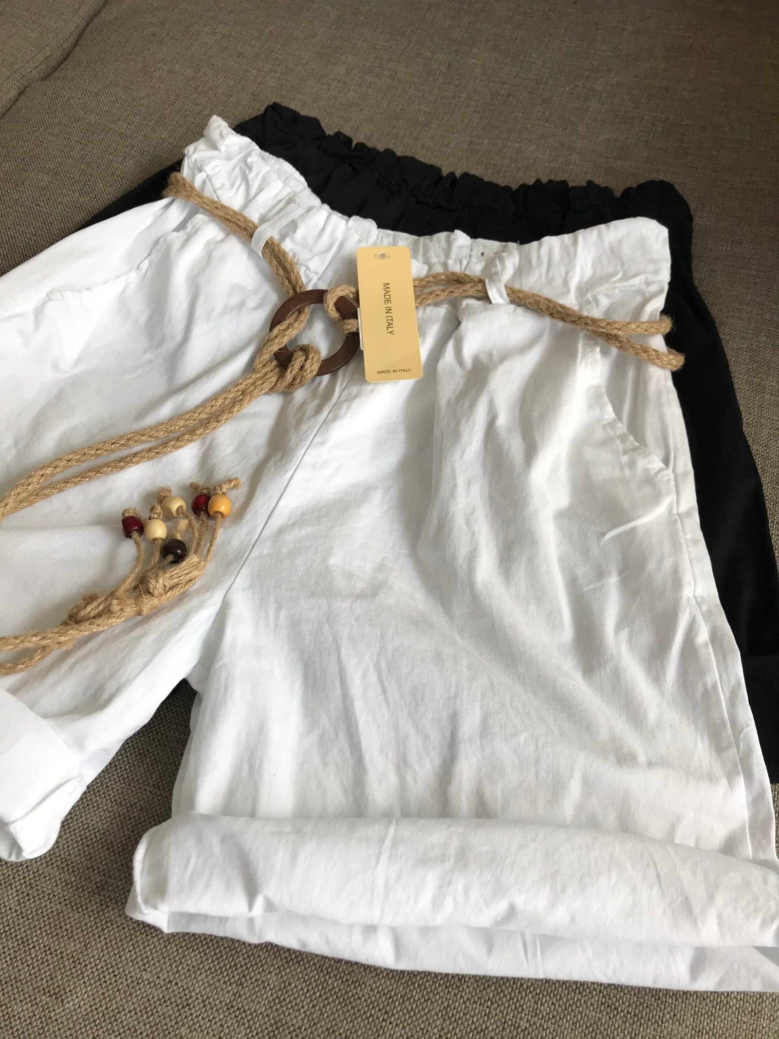 Šortai su dirželiu